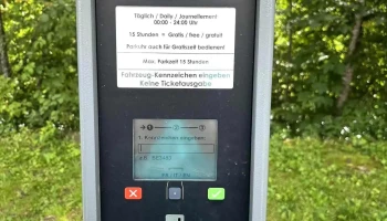 Parkplatz am Bahnhof Saanen - Saanen