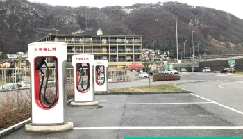 Tesla Supercharger - Melide