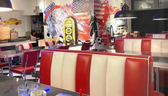 10w40 Bistro Route 44 Diner Cake Escape Atmosphare - Füllinsdorf