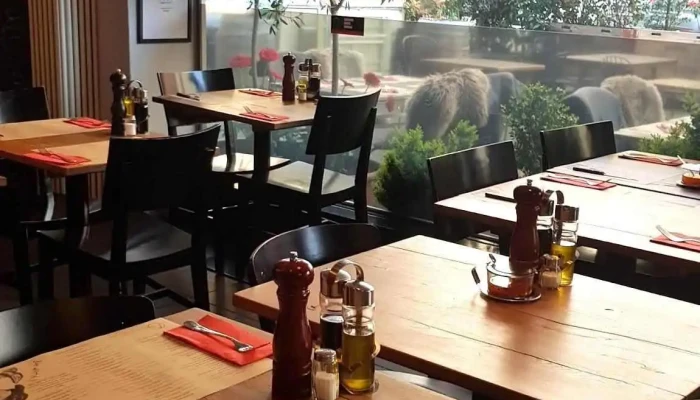 Artigiano Cafe Pizzeria Napoletana Basel Atmosphare - Basel