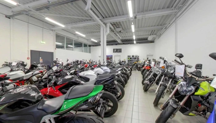 Bb Motors -  Innenansichten - Camorino
