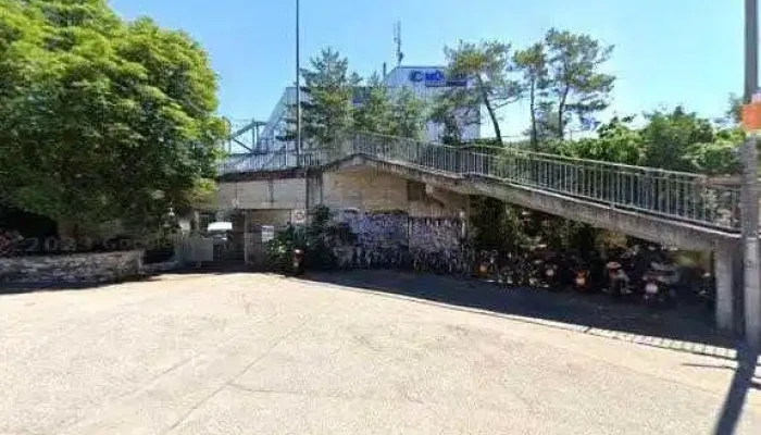 Bruderwerk Die Motorradfahrschule Fur Strassen  Und Offroad Trainings Street View 360deg Fotos - Münchenstein