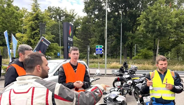 Bruderwerk Die Motorradfahrschule Fur Strassen  Und Offroad Trainings Webseite - Münchenstein