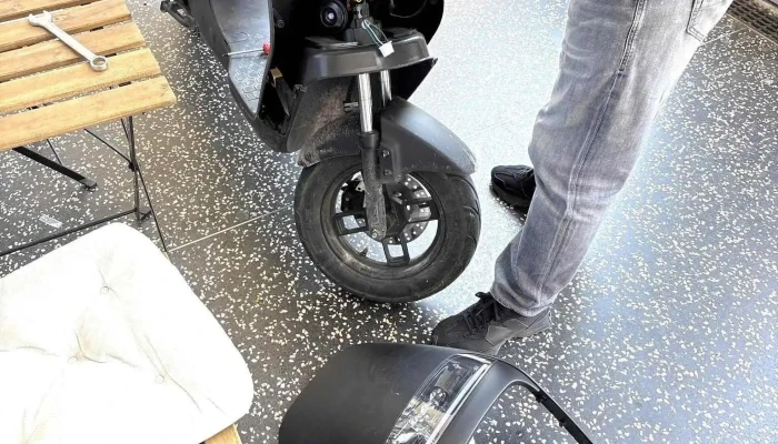 City E -  Motors Neueste - Dietikon