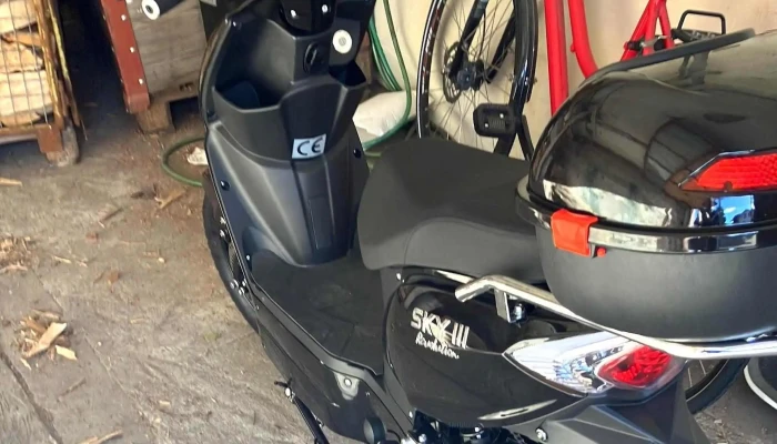 E -  Motors Schweiz Gmbh E - lektro Roller E - lektro Scooter E - lektro Auto Zone - Reinach