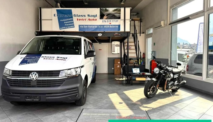 Express Glass -    Vetri Auto   Parabrezza Rotto   Vetri Laterali   Grandine Vom Inhaber - Balerna
