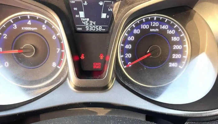 Ferasautos Alsayed Ali -  Innenansichten - Zwingen