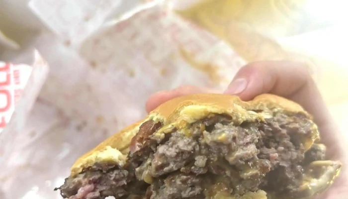Fully Burgers And Fries -  Comfort Food - Tenero-contra