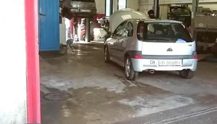 Garage Carrozzeria Zoccatelli Sagl - Purasca