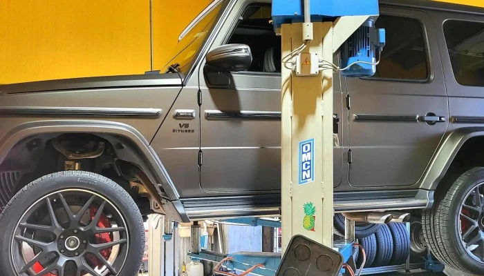 Garage Cars -  Shop Service Autowerkstatt - Contone