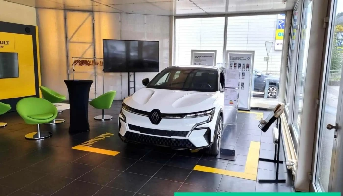 Garage Keigel Zwingen -    Renault Innenansichten - Zwingen