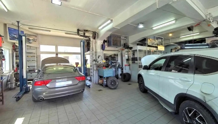 Garage Majestic Sa -  Innenansichten - La Tour-de-trême
