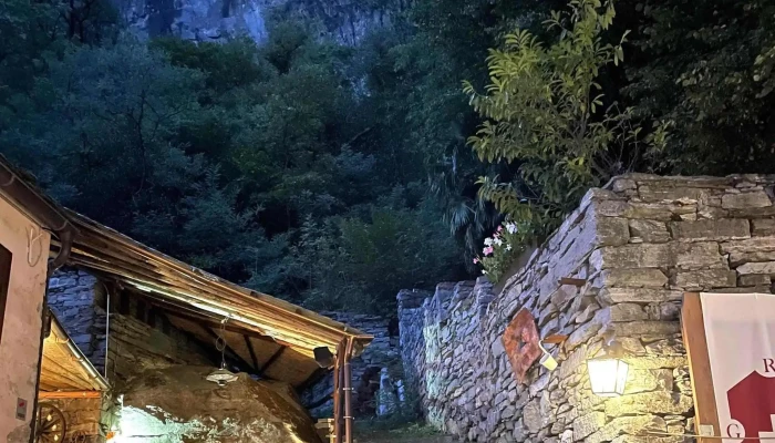 Grotto America -  Schweizerisches Restaurant - Ponte Brolla, Tegna