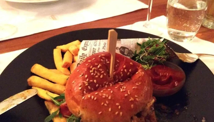 Hotel Im Schlosspark -  Essen Und Trinken - Binningen