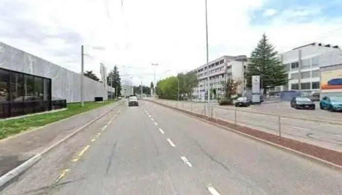 Import Parfumerie Villars Sur Glane Centre Street View 360deg Fotos - Villars-sur-glâne