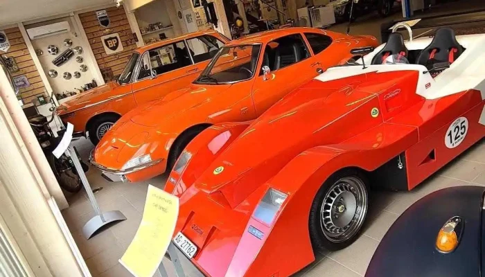 Koch Oldtimer Ankauf Verkauf Von Automobilen Innenansichten - Hunzenschwil