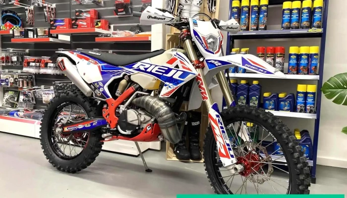 Kucki Motos -  Innenansichten - Zuzgen