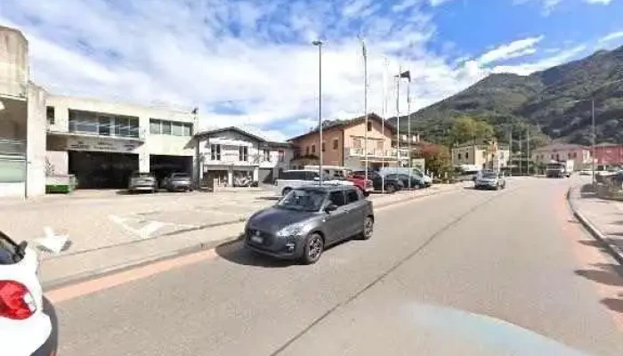 Mclaren Lugano   Aston Martin Cadenazzo Street View 360deg Fotos - Cadenazzo
