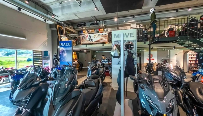 Moto M1 Sa -    Yamaha Motorcycles Street View 360deg Fotos - Lavertezzo