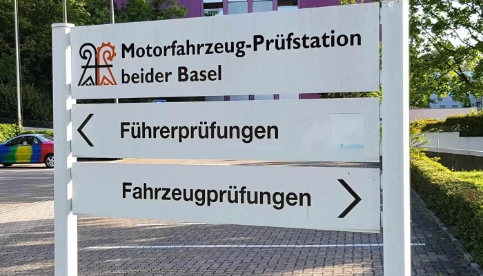 Motorfahrzeug -  Prufstation Beider Basel Bewertung - Münchenstein