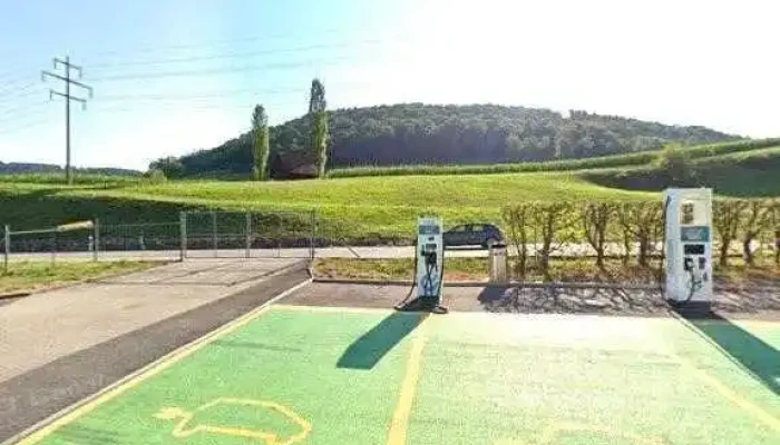 Move Ladestation Street View 360deg Fotos - Tenniken