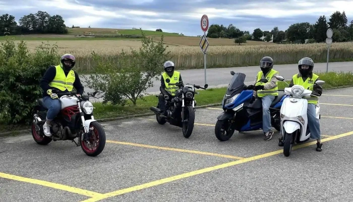 Nicolas L Automoto Ecole Vom Inhaber - Estavayer-le-lac