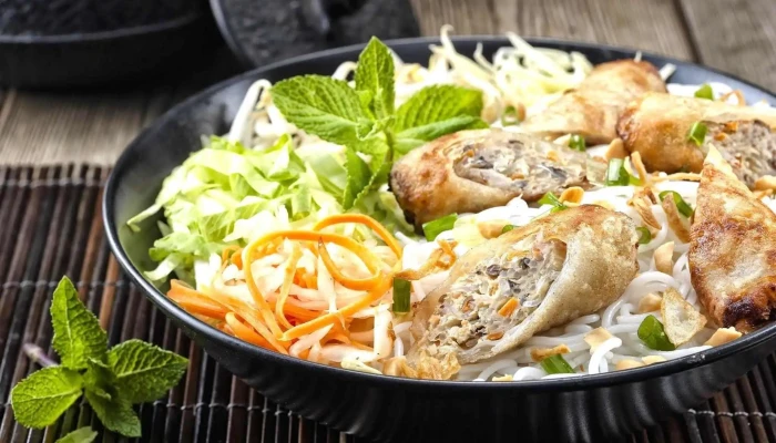 Non La Vietnamese Streetfood Markthalle Nudel - Basel