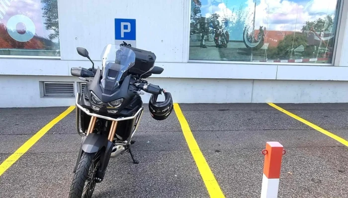 Polo Motorrad Store Bern -  Motorrad Ersatzteilgeschaft - Niederwangen Be