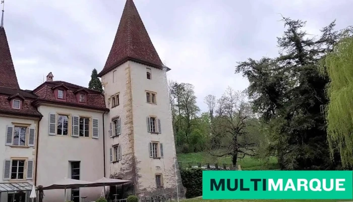 Schloss Munchenwiler Aussenbereich - Münchenwiler