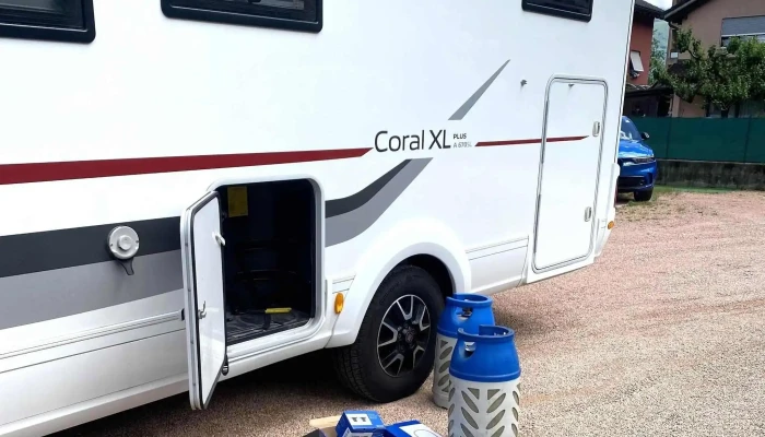 Scs Camper E Caravan -  Wohnmobilhandler - Cadenazzo
