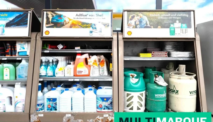Shell Station Und Autowasch -  Zentrum Innenansichten - Basel