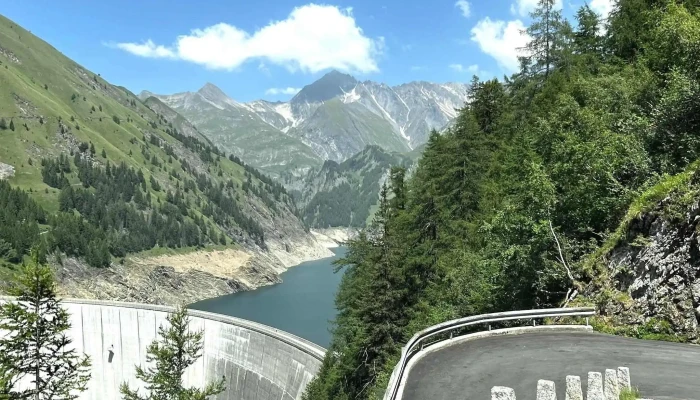 Staumauer -    Lago Di Luzzone Videos - Blenio