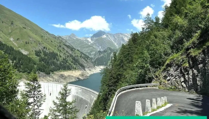 Staumauer - Lago di Luzzone - Blenio