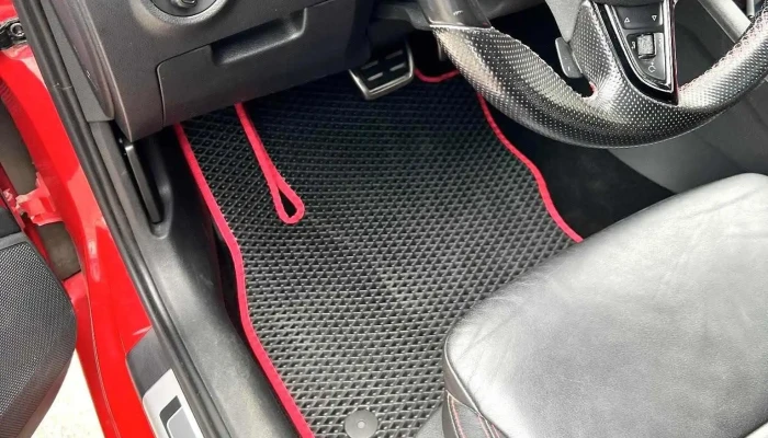 Tapis Dans La Voiture -  Neueste - Corminboeuf