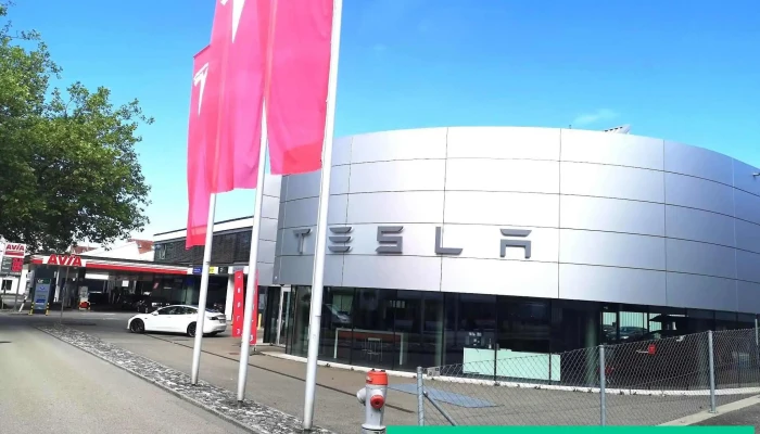 Tesla Center St. Gallen Lerchenfeld - St. Gallen