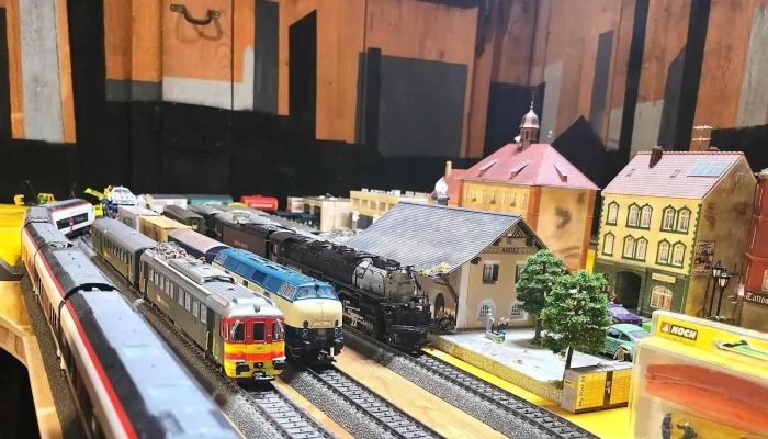 Toy Train -  Modelleisenbahngeschaft - Bulle
