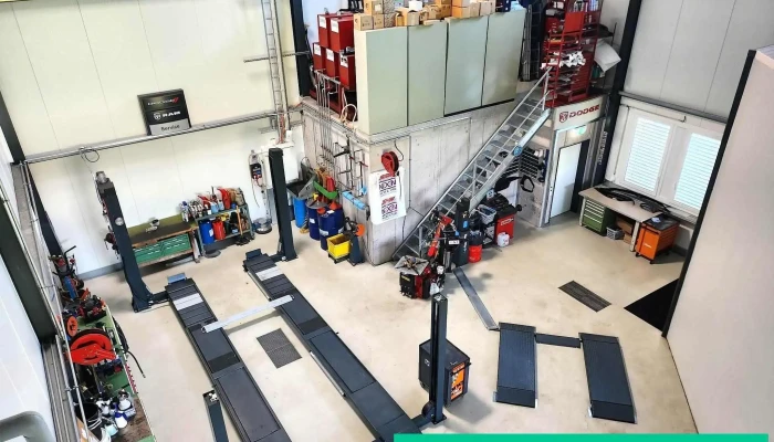 Vorstadt Garage Presicce Gmbh Chrysler Dodge Ram Jeep Innenansichten - Spreitenbach